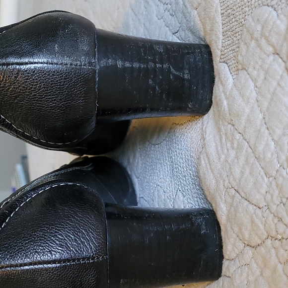 Bandolino size 11 black leather pumps. - Picture 4 of 4